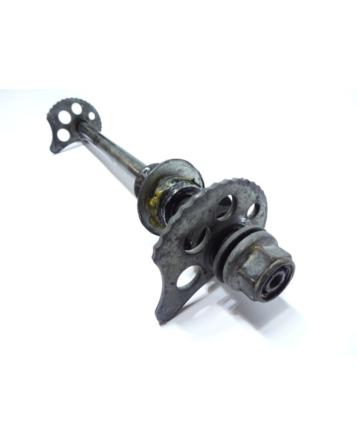 Yamaha XT600E, hjulaxel bak