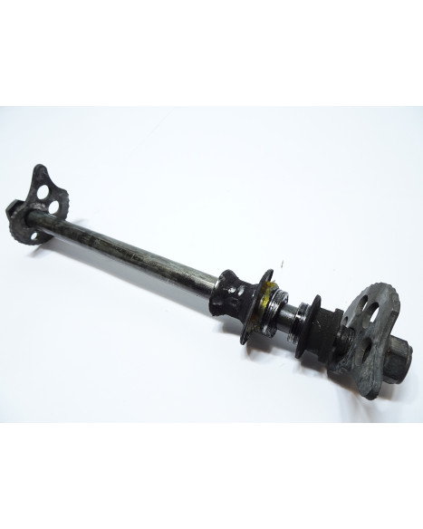 Yamaha XT600E, hjulaxel bak