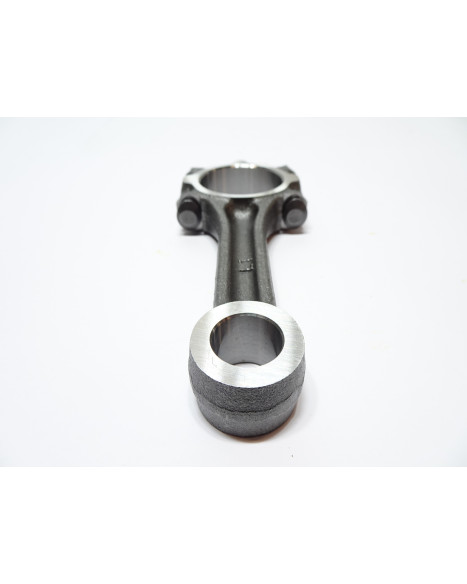 Mitsubishi L2C, vevstake