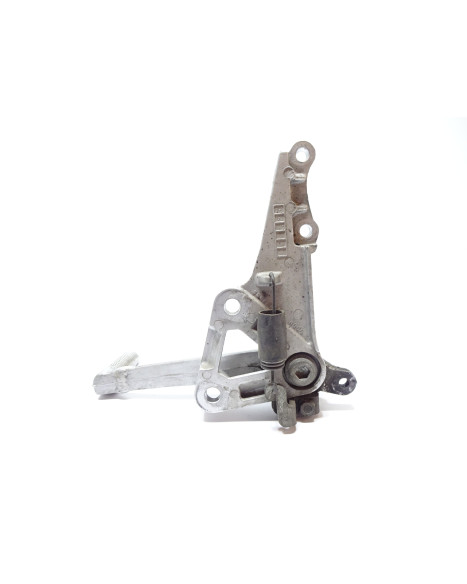 Suzuki GSX-R600, fotpinne höger komplett