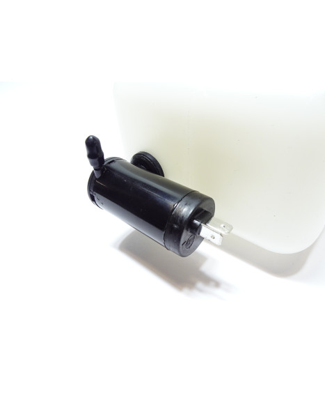 Casalini, spolarvätskebehålllare med pump