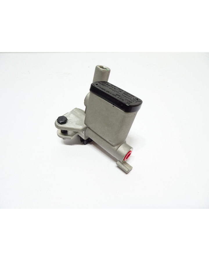 Cake Ösa, bromscylinder fram