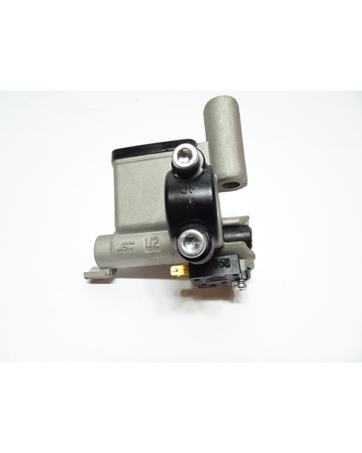 Cake Ösa, bromscylinder fram