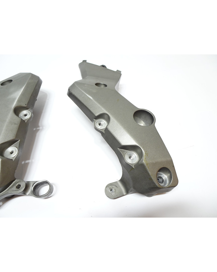 Honda CB1000R, ramfäste (par)