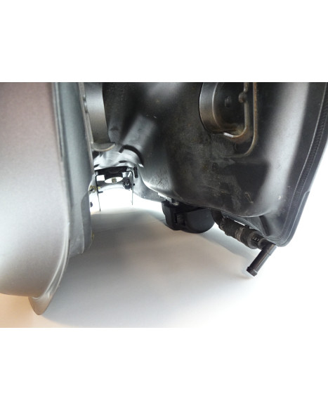 Yamaha XV950R Bolt, bränsetank