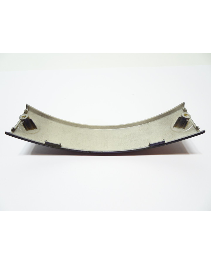 Vässla 1/2, plastdetalj bak