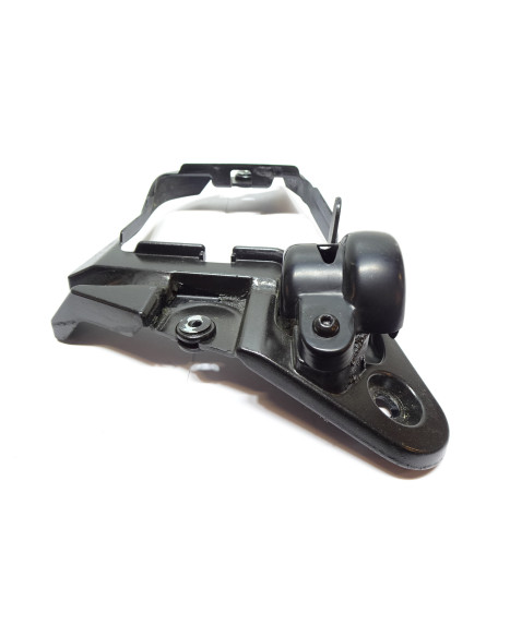 Yamaha XV950R Bolt, monsteringskonsoll höger