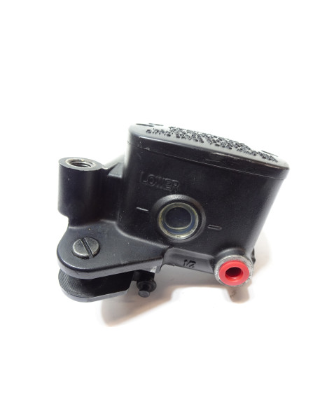 Yamaha XV950R Bolt, bromscylinder fram