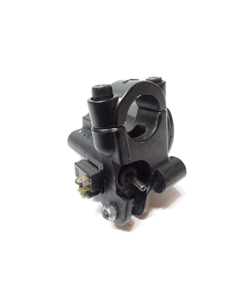 Yamaha XV950R Bolt, bromscylinder fram