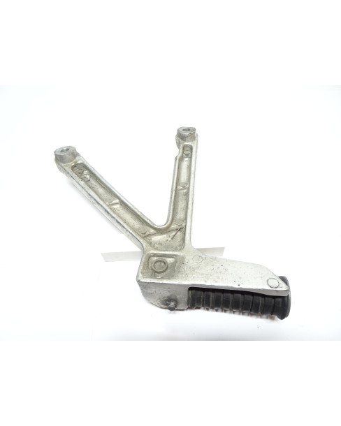 Yamaha XT600E, passagerarfotpinne höger komplett 2