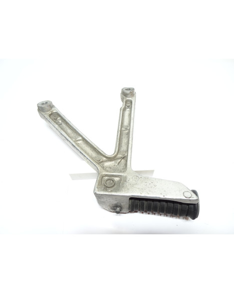 Yamaha XT600E, passagerarfotpinne höger komplett