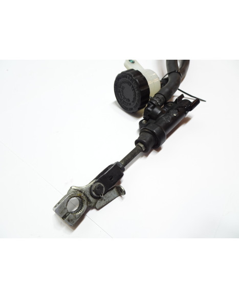 Yamaha XV950R Bolt, bromscylinder bak