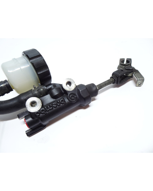 Yamaha XV950R Bolt, bromscylinder bak 2