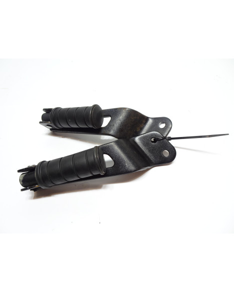 Yamaha XV950R Bolt, passagerarfotpinne komplett (par)