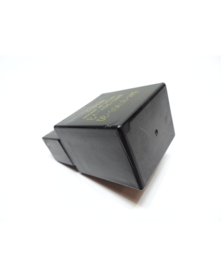 Yamaha XV950R Bolt, relä