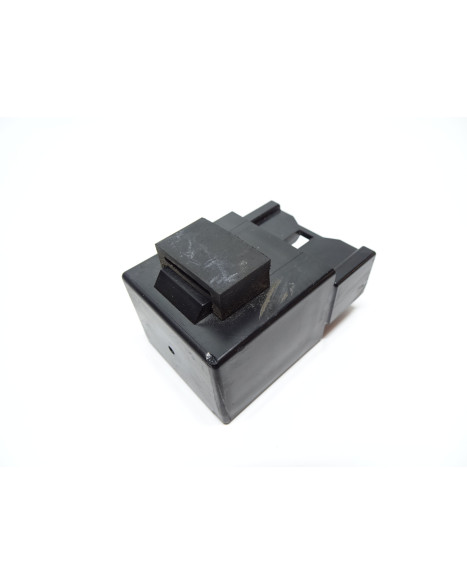 Yamaha XV950R Bolt, relä