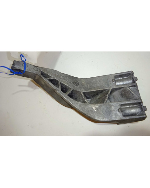 Microcar MGO, motorfäste höger 2