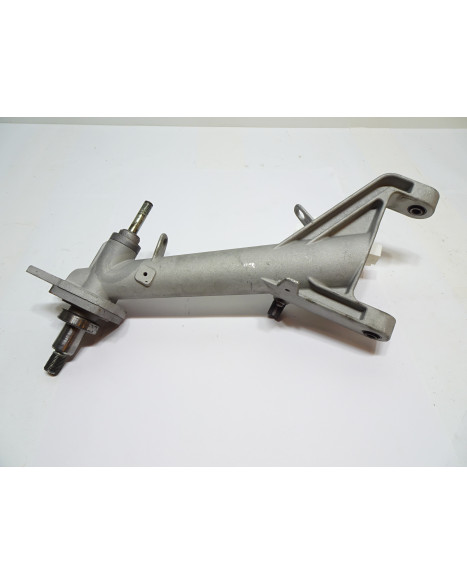 Chatenet CH26/CH40/CH46, bärarm vänster bak