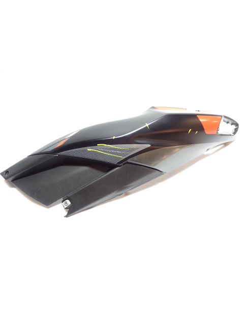 Aprilia SR50, bakre sidokåpa vänster