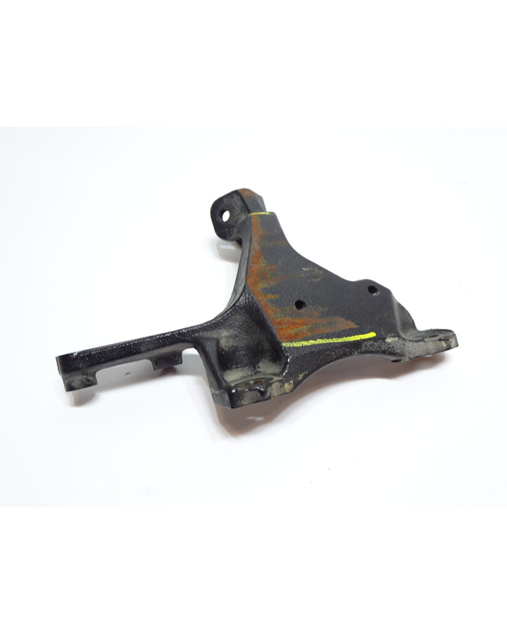 Yamaha XV950R Bolt, fäste fotpinne höger