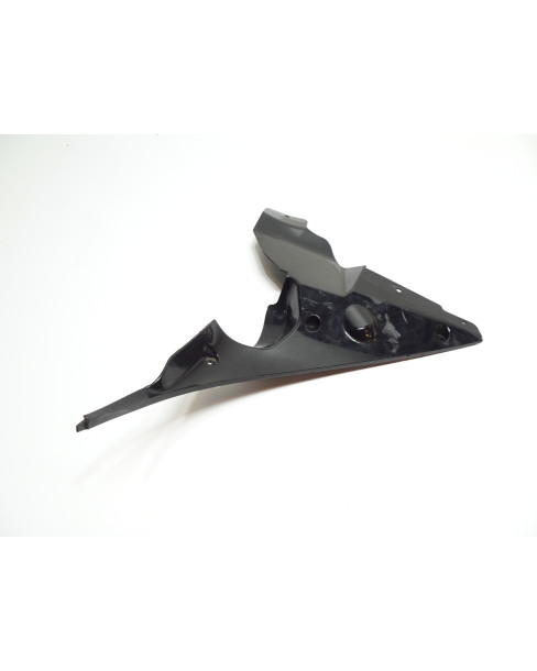 Yamaha FJR 1300, inre plastdetalj vänster fram 2