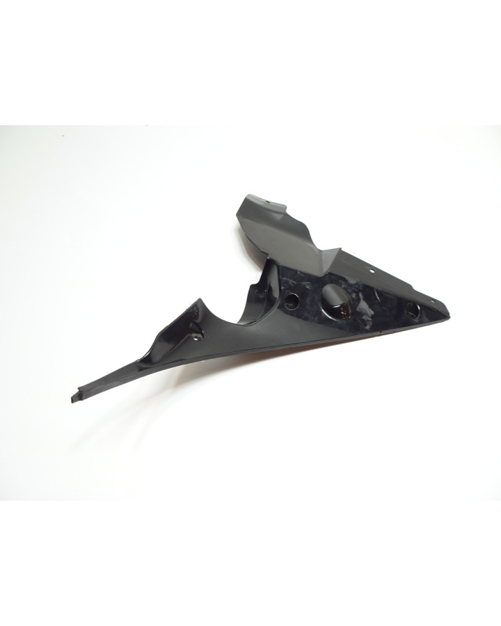Yamaha FJR 1300, inre plastdetalj vänster fram