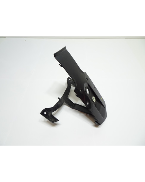 Yamaha FJR 1300, bakre mittkåpa