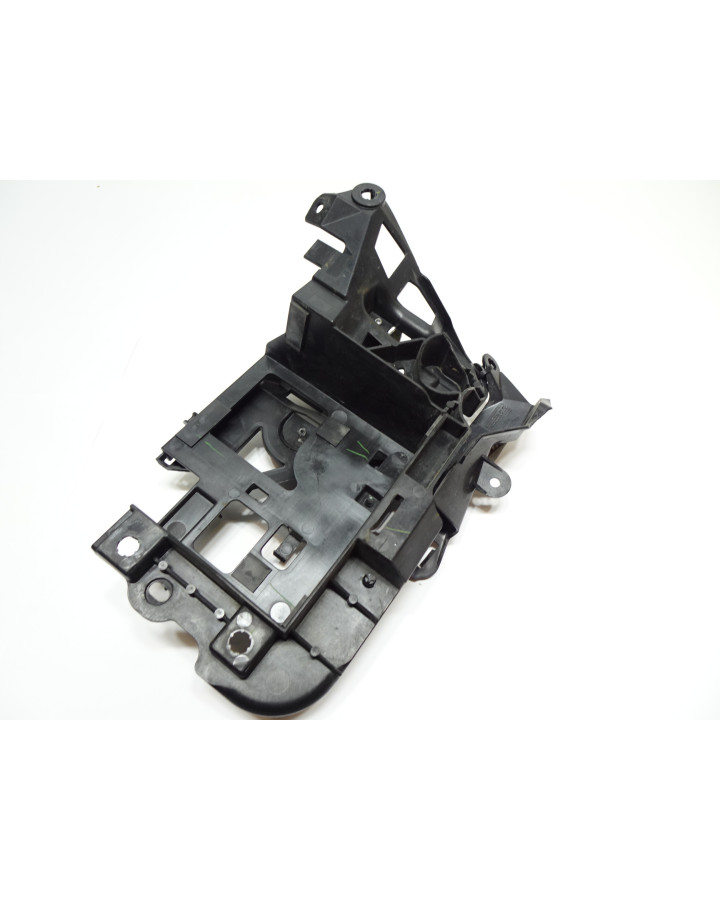 Yamaha FJR 1300, batterilåda