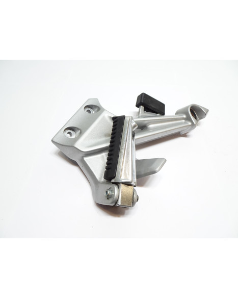 Yamaha FJR 1300, passagerarfotpinne vänster komplett