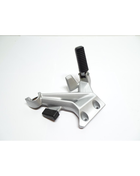 Yamaha FJR 1300, passagerarfotpinne vänster komplett