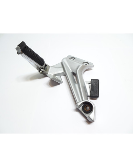 Yamaha FJR 1300, passagerarfotpinne vänster komplett