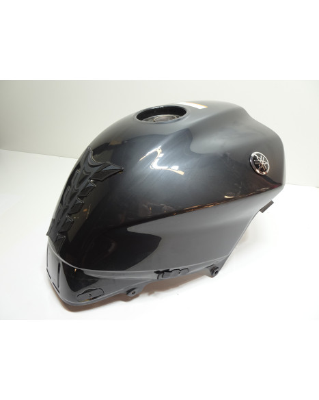 Yamaha FJR 1300, bränsletank