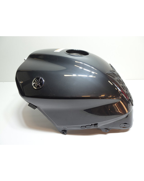 Yamaha FJR 1300, bränsletank