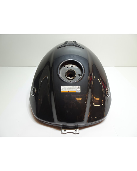 Yamaha FJR 1300, bränsletank