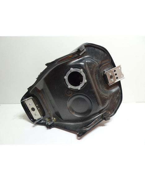 Yamaha FJR 1300, bränsletank