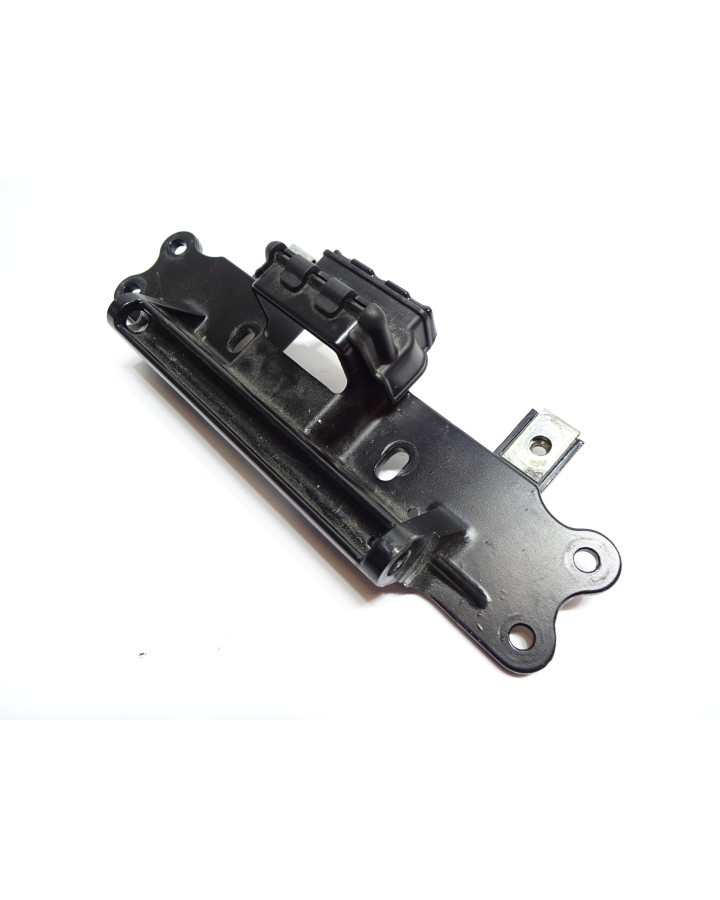 Yamaha FJR 1300, sadelfäste