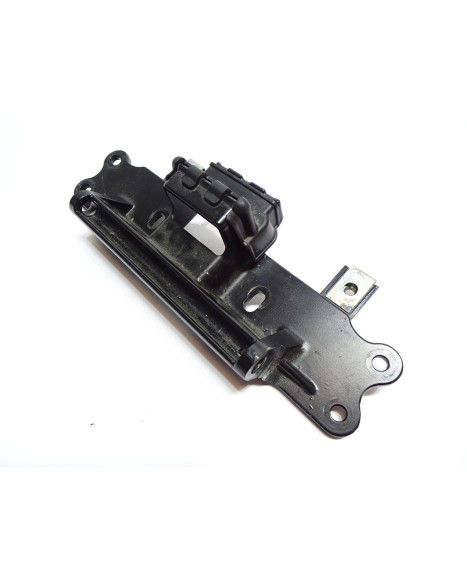 Yamaha FJR 1300, sadelfäste