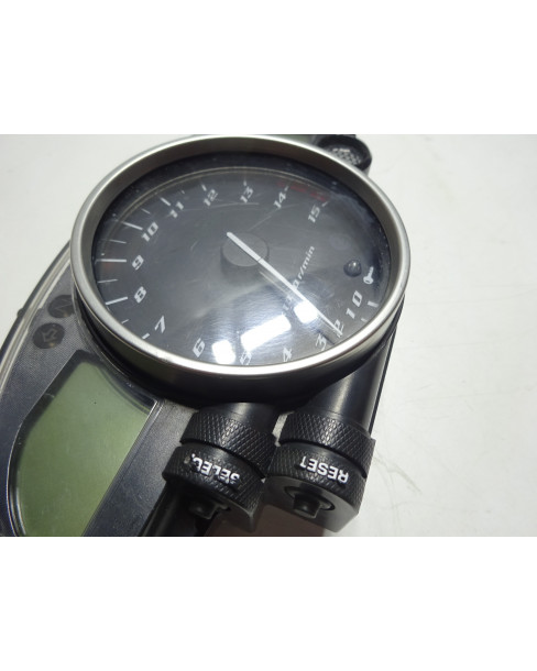 Yamaha R1, hastighetsmätare 2