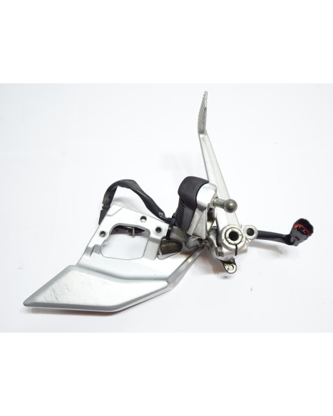 Yamaha FJR 1300, fotpinne höger komplett