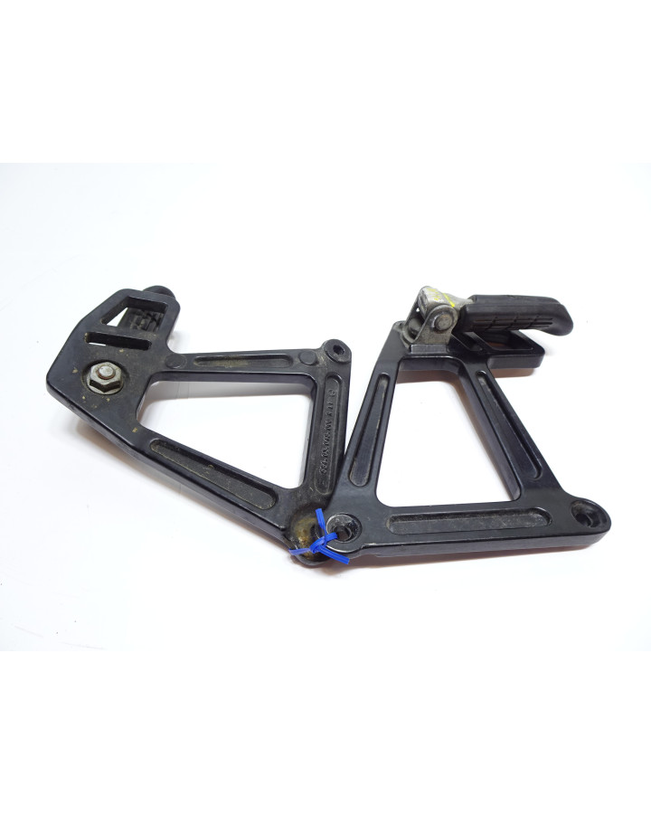 KTM 640 Duke, passagerarfotpinne komplett (par)