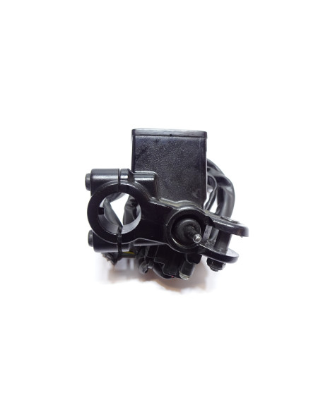 Yamaha FJR 1300, bromscylinder fram