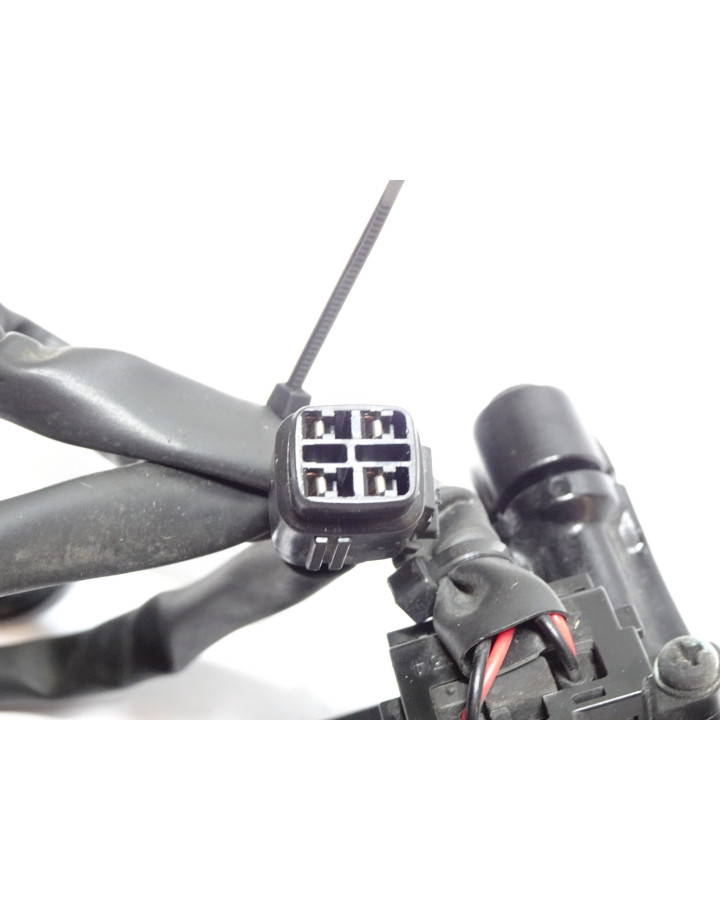 Yamaha FJR 1300, bromscylinder fram