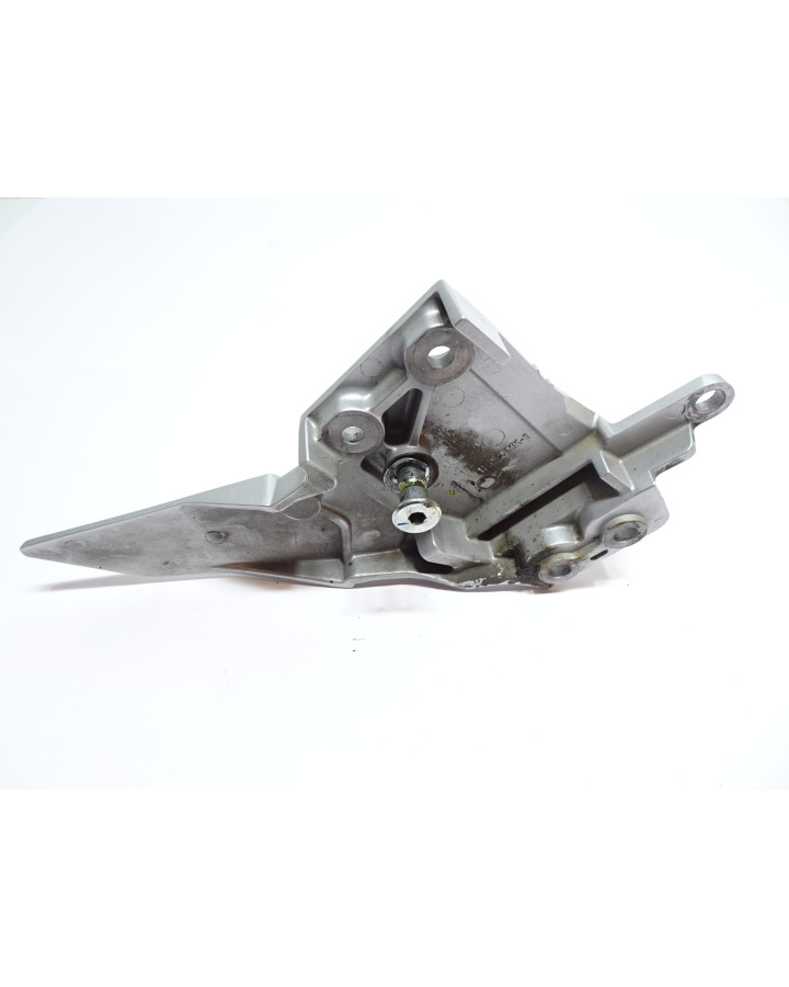 Yamaha FJR 1300, fotpinne vänster komplett