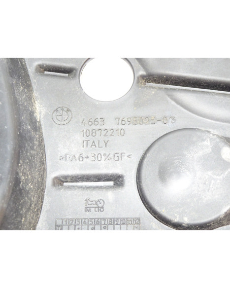 BMW F650GS, bakre mittkåpa