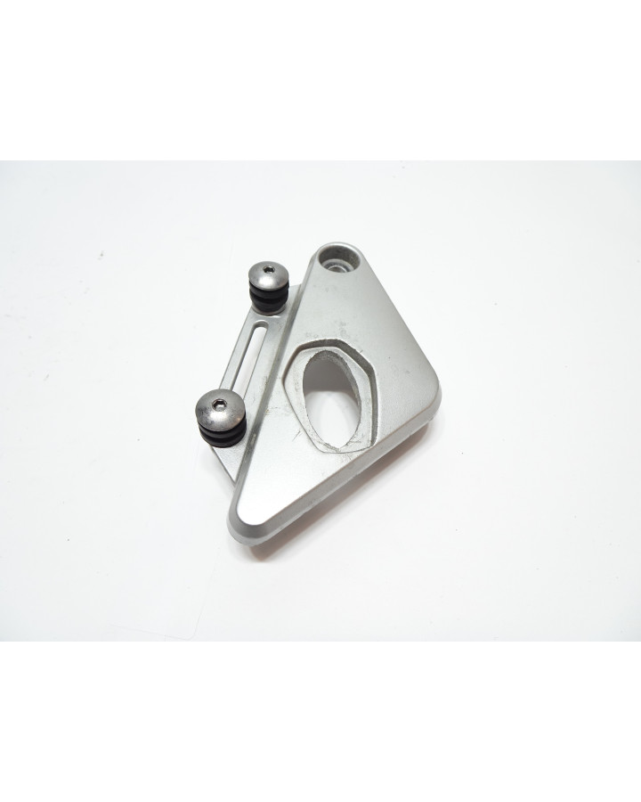 Suzuki GSF 650 Bandit, blinkersfäste höger fram