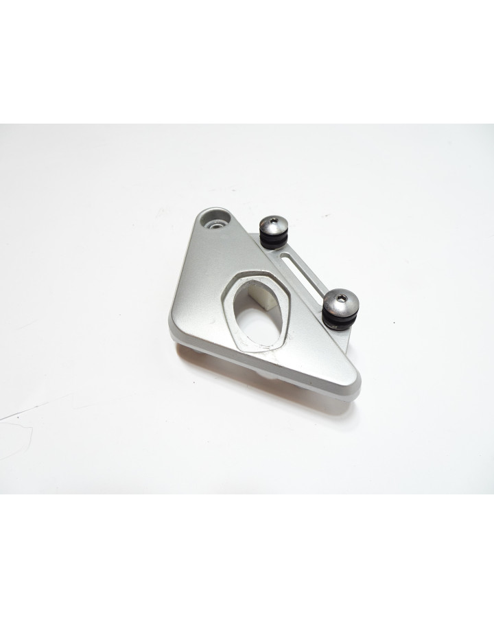 Suzuki GSF 650 Bandit, blinkersfäste vänster fram