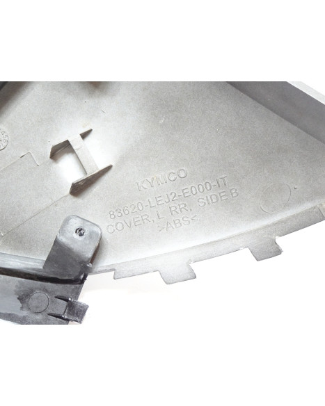 Kymco Super 8, motorkåpa vänster