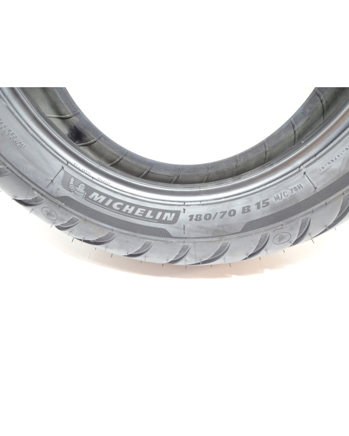 Däck, Michelin 180/70 B15