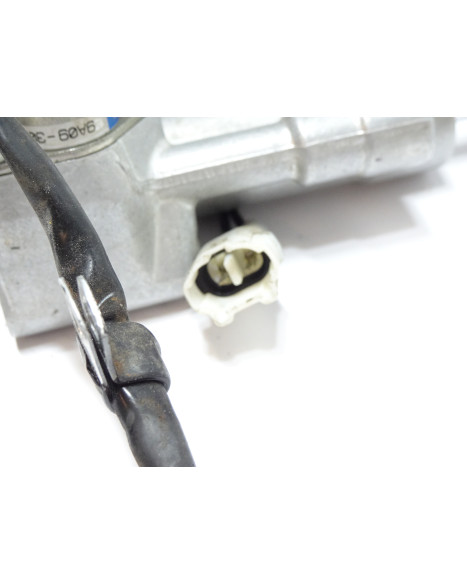 Yamaha YZF-R1, styrdämpare