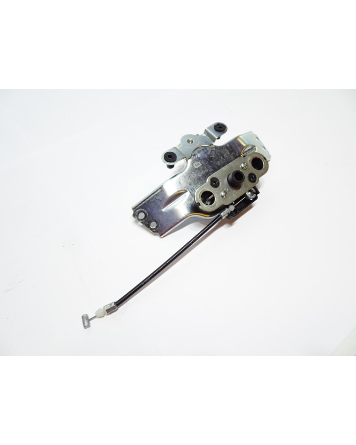 Suzuki GSX-8S, sadellås